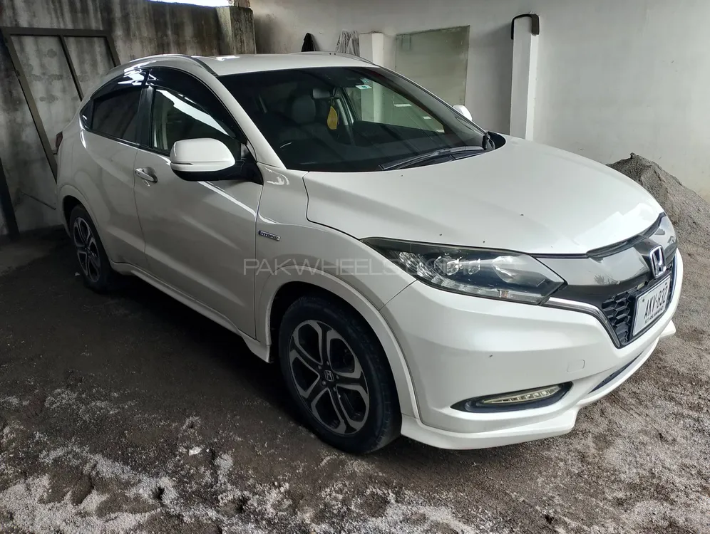 Honda Vezel 2016 for Sale in Abbottabad Image-1