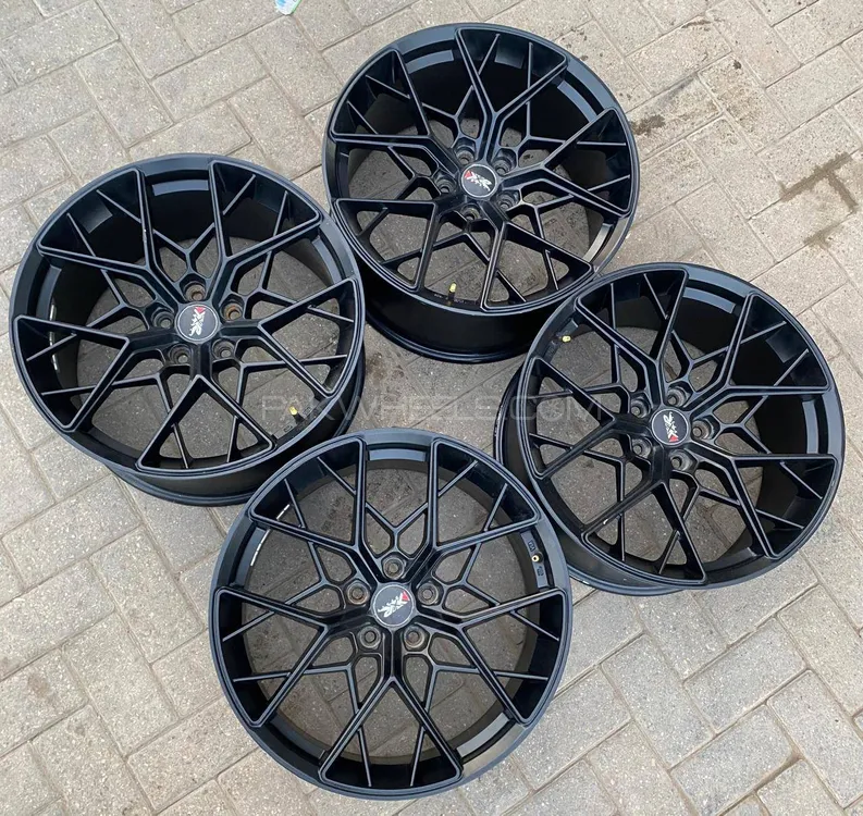 HRE FlowForm FF10 wheel 
Size 19
PCD 5*114 
Width 9.5
jj Image-1