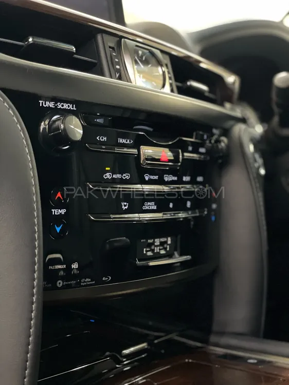 Lexus LX Series 2017 for Sale in Lahore Lexus LX Series 2017 for Sale in Lahore Image-5