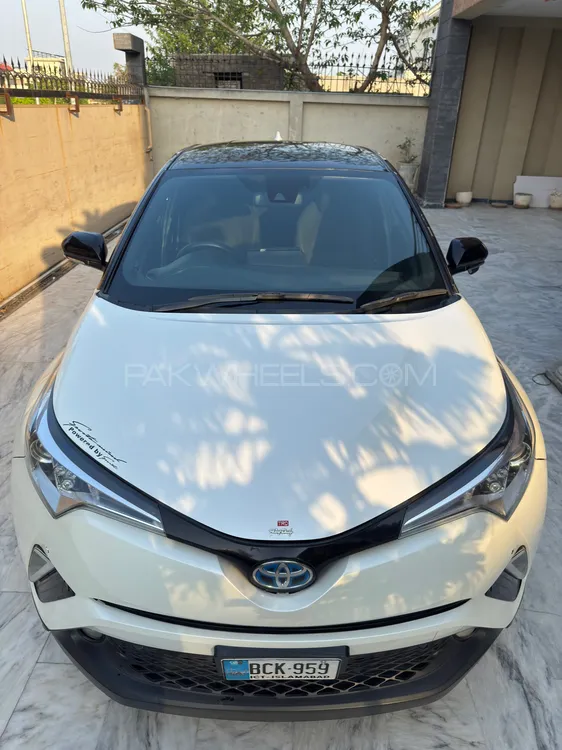 Toyota C-HR 2019 for Sale in Islamabad Image-1