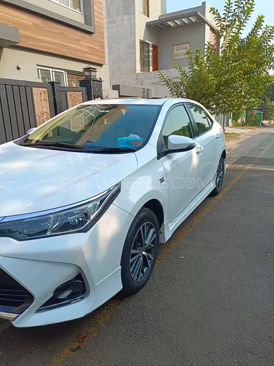 Toyota Corolla 2021 for Sale in Lahore Image-1