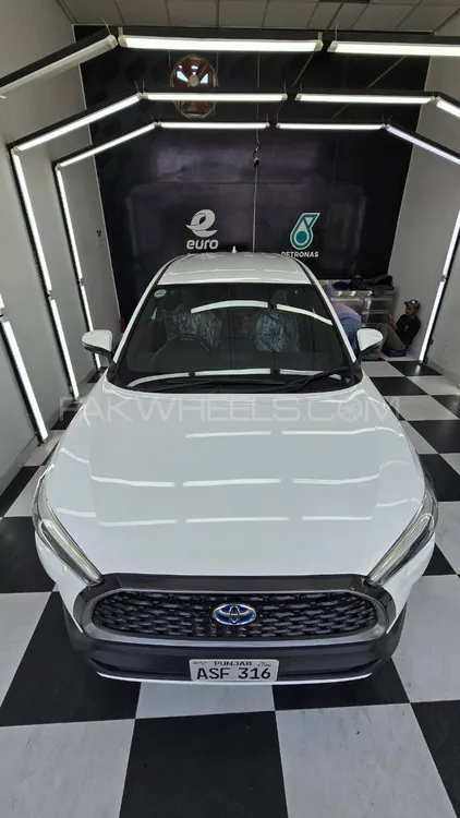 Toyota Corolla Cross 2024 for Sale in Faisalabad Image-1