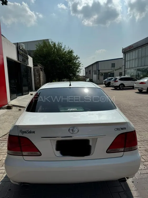Toyota Crown 2004 for Sale in Islamabad Image-1