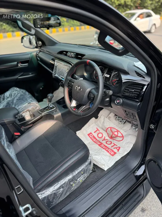 Toyota Hilux 2025 for Sale in Lahore Toyota Hilux 2025 for Sale in Lahore Image-7