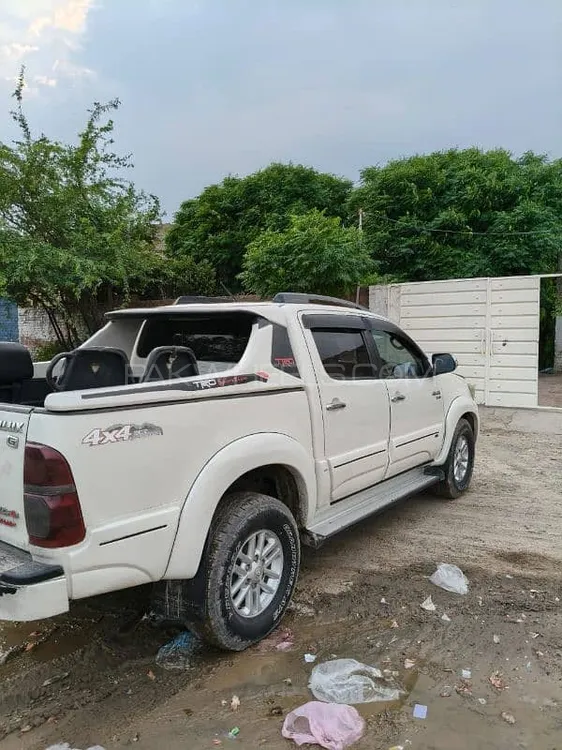 Toyota Hilux 2013 for Sale in Lahore Image-1
