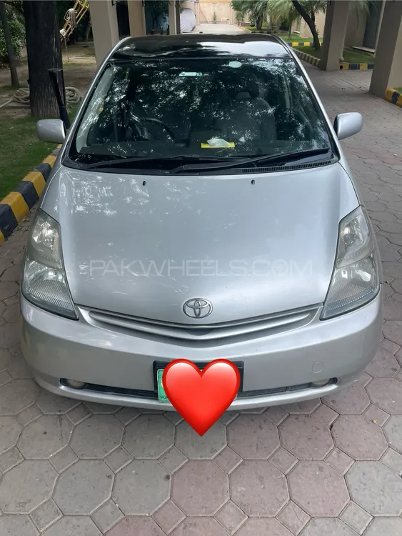 Toyota Prius 2010 for Sale in Lahore Image-1