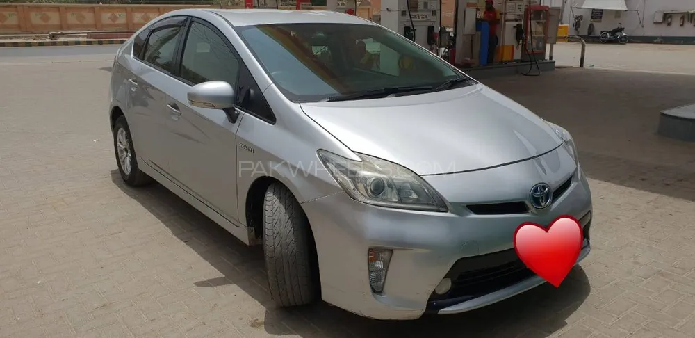 Toyota Prius 2014 for Sale in Karachi Image-1