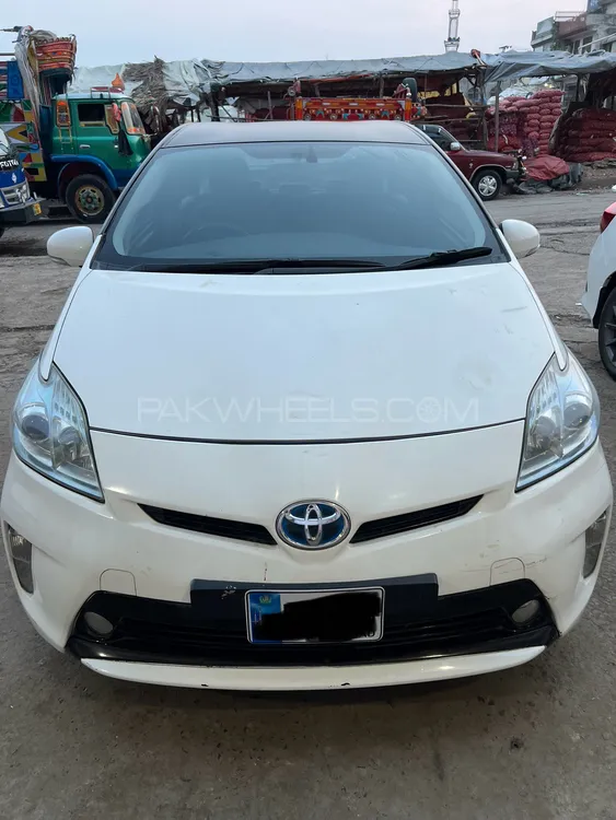 Toyota Prius 2015 for Sale in Islamabad Image-1