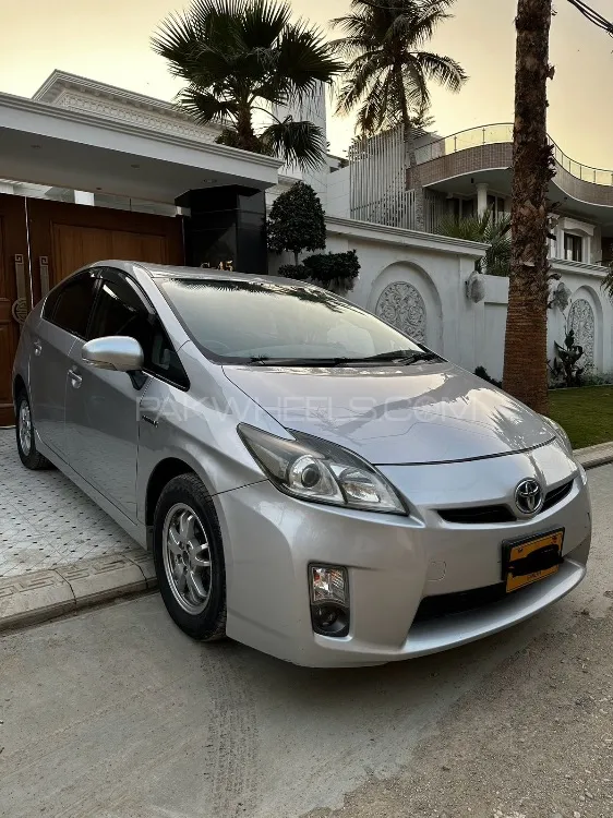 Toyota Prius 2011 for Sale in Karachi Image-1