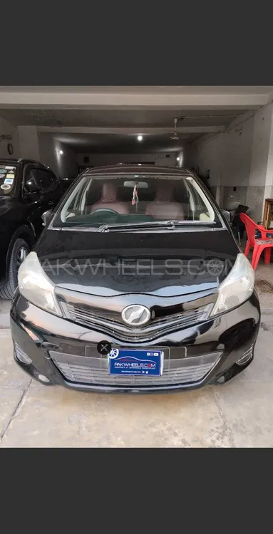 Toyota Vitz 2011 for Sale in Lahore Image-1