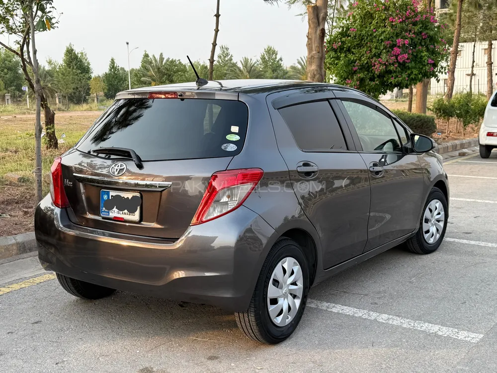 Toyota Vitz 2012 for Sale in Islamabad Image-1
