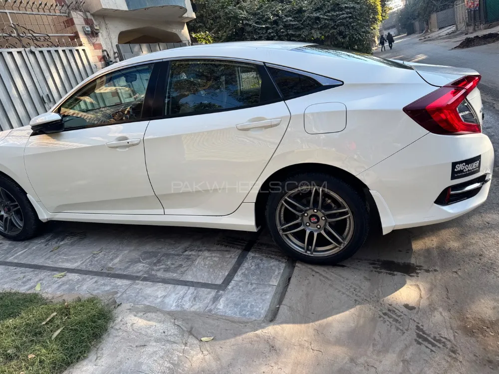 Honda Civic 2016 for Sale in Lahore Image-1