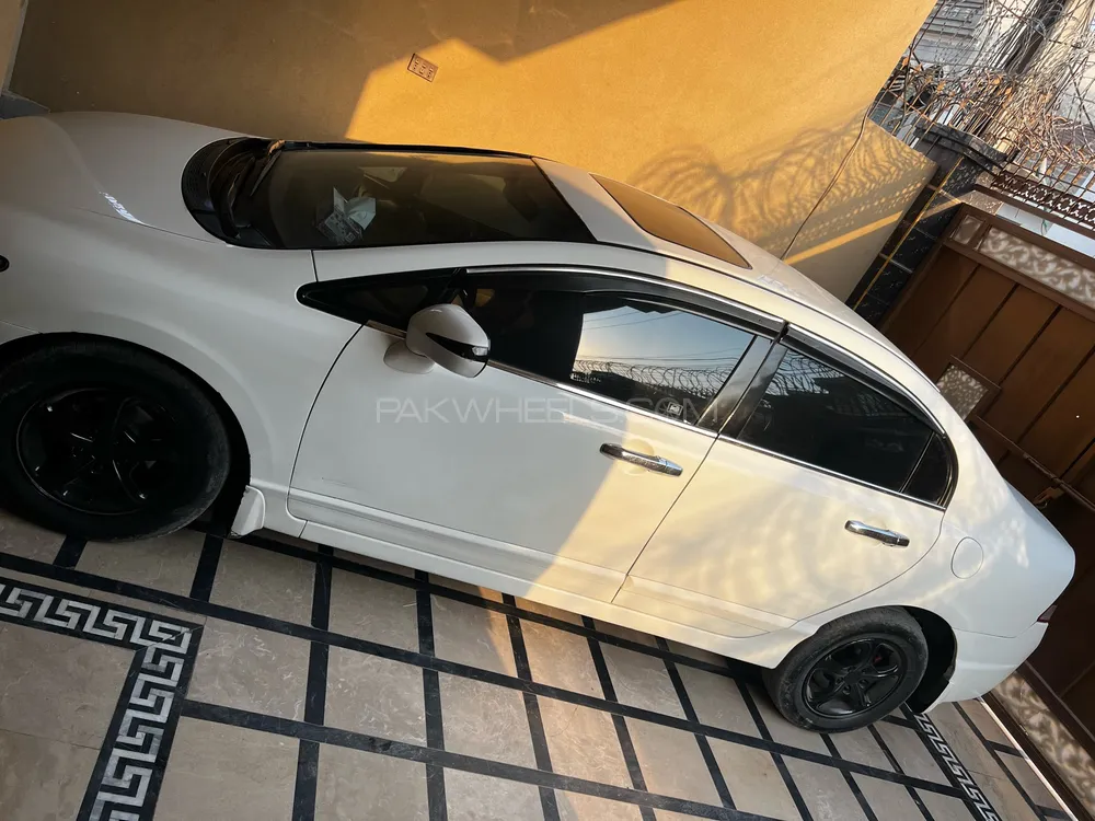 Honda Civic 2010 for Sale in Multan Image-1