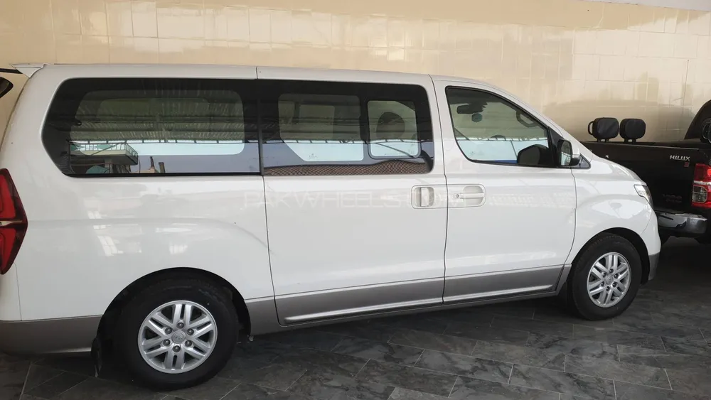 Hyundai Grand Starex 2019 for Sale in Peshawar Image-1