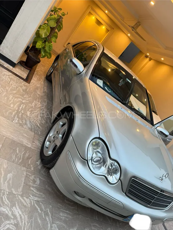 Mercedes Benz C Class 2003 for Sale in Lahore Image-1