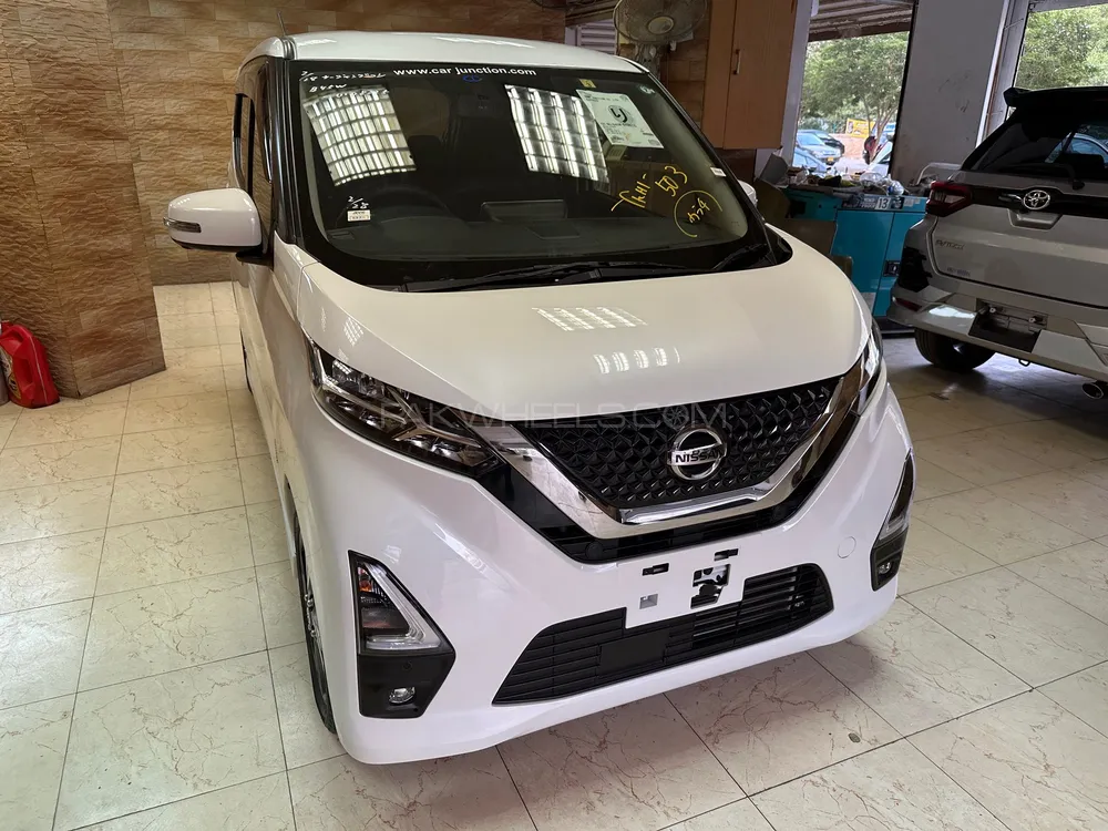 نسان ڈیز 2022 for Sale in کراچی Image-1