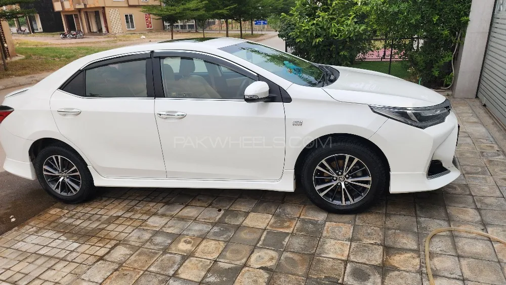 Toyota Corolla 2021 for Sale in Islamabad Image-1