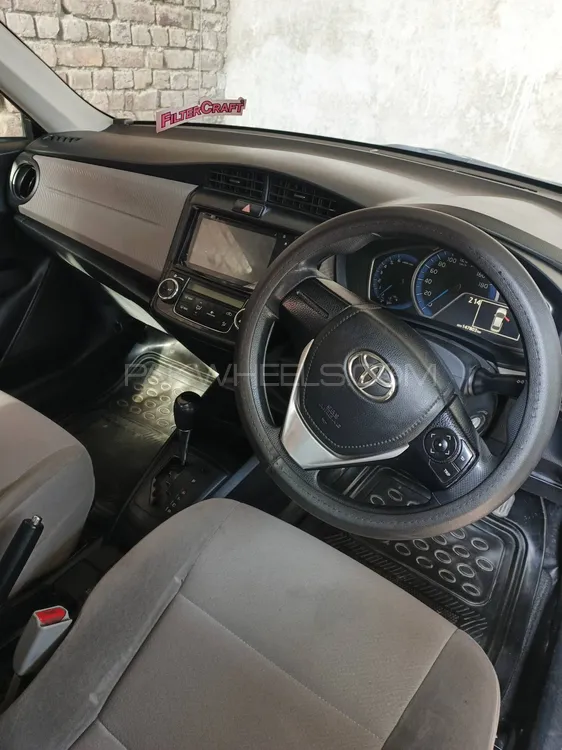 Toyota Corolla Axio 2014 for Sale in Topi Image-1