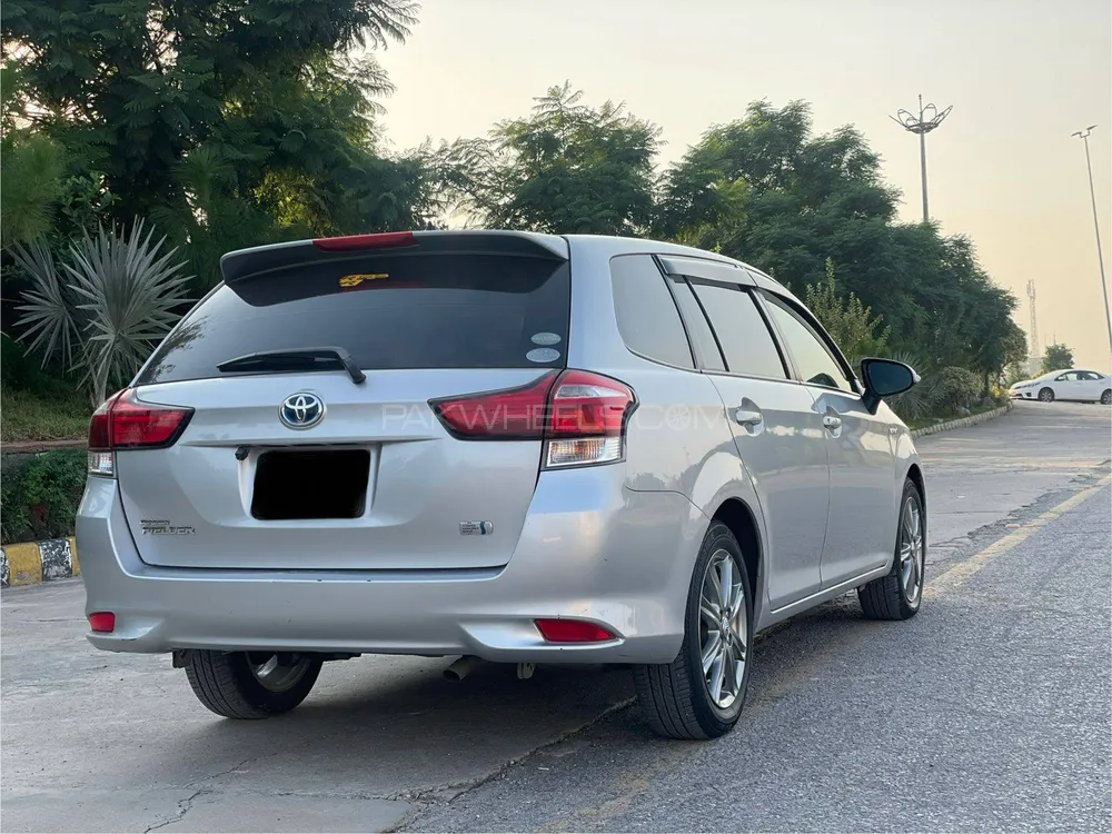 Toyota Corolla Fielder 2017 for Sale in Islamabad Image-1