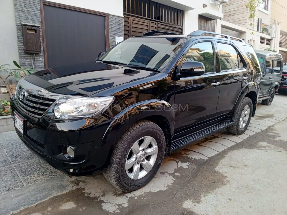 Toyota Fortuner 2014 for Sale in Karachi Image-1