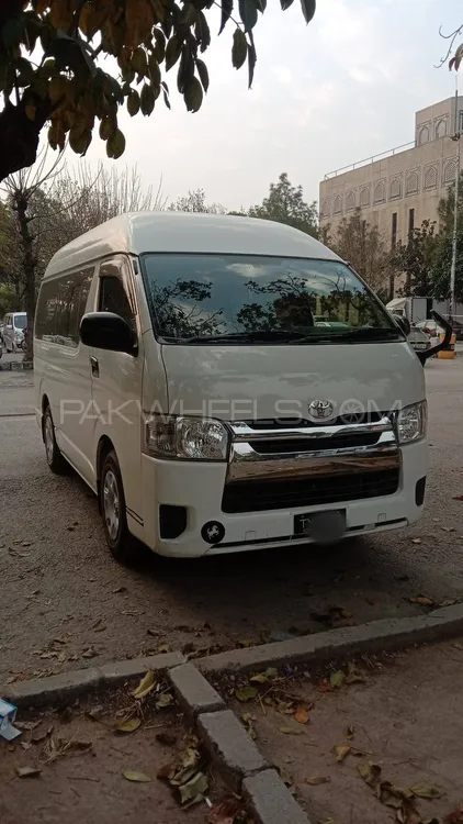 Toyota Hiace 2015 for Sale in Islamabad Image-1