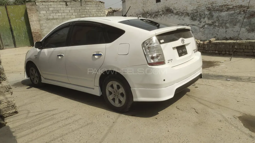 Toyota Prius 2010 for Sale in Peshawar Image-1
