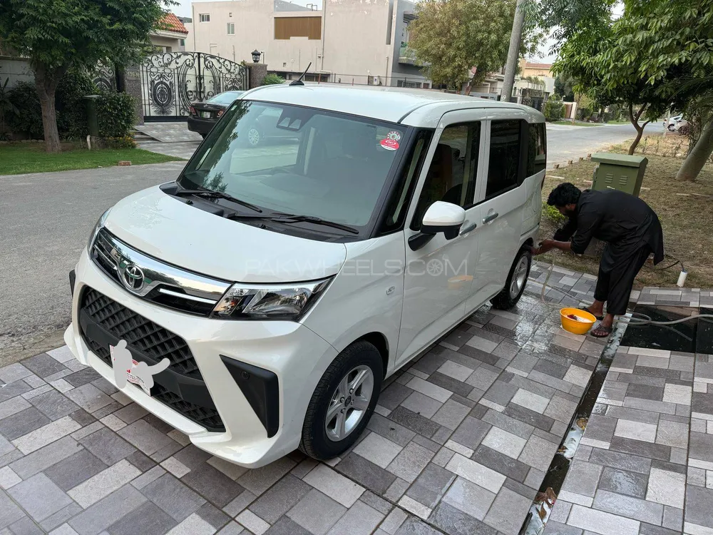 Toyota Roomy 2021 for Sale in Lahore Image-1