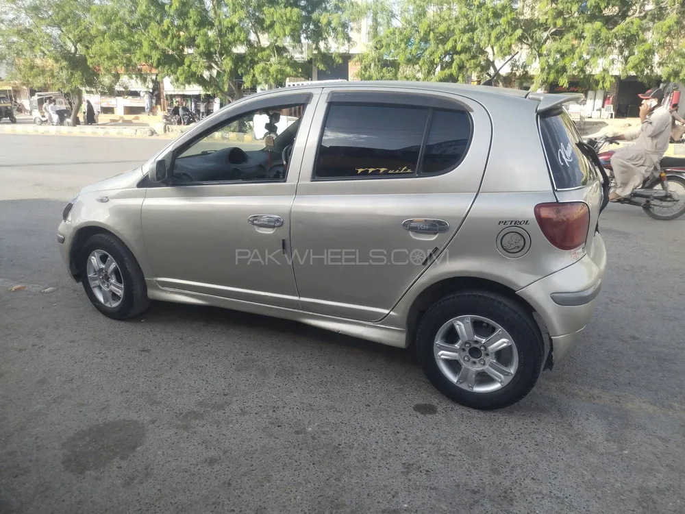 Toyota Vitz 2004 for Sale in Quetta Image-1