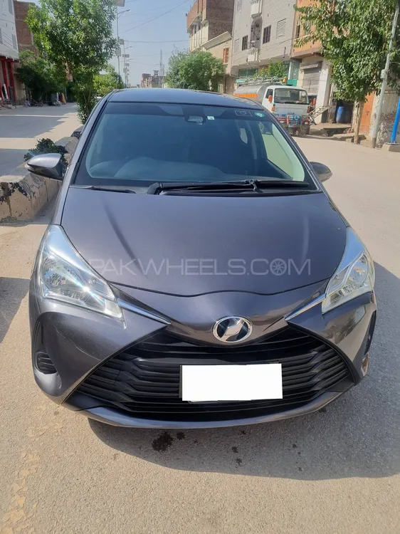 Toyota Vitz 2018 for Sale in Bannu Image-1