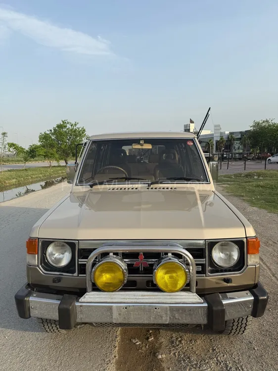 Mitsubishi Pajero 1990 for Sale in Islamabad Image-1