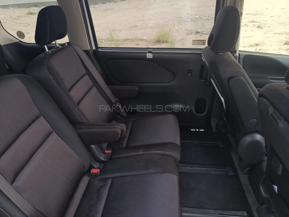 Nissan Serena 2019 for Sale in Karachi Nissan Serena 2019 for Sale in Karachi Image-9