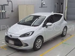 Toyota Aqua 2021 for Sale in Peshawar Image-1