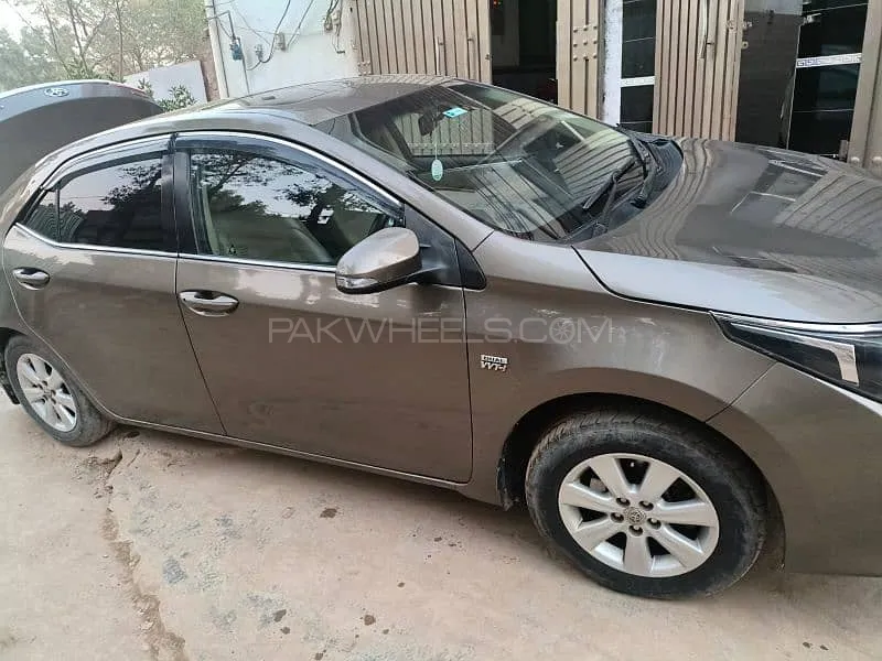 Toyota Corolla 2015 for Sale in Sargodha Image-1