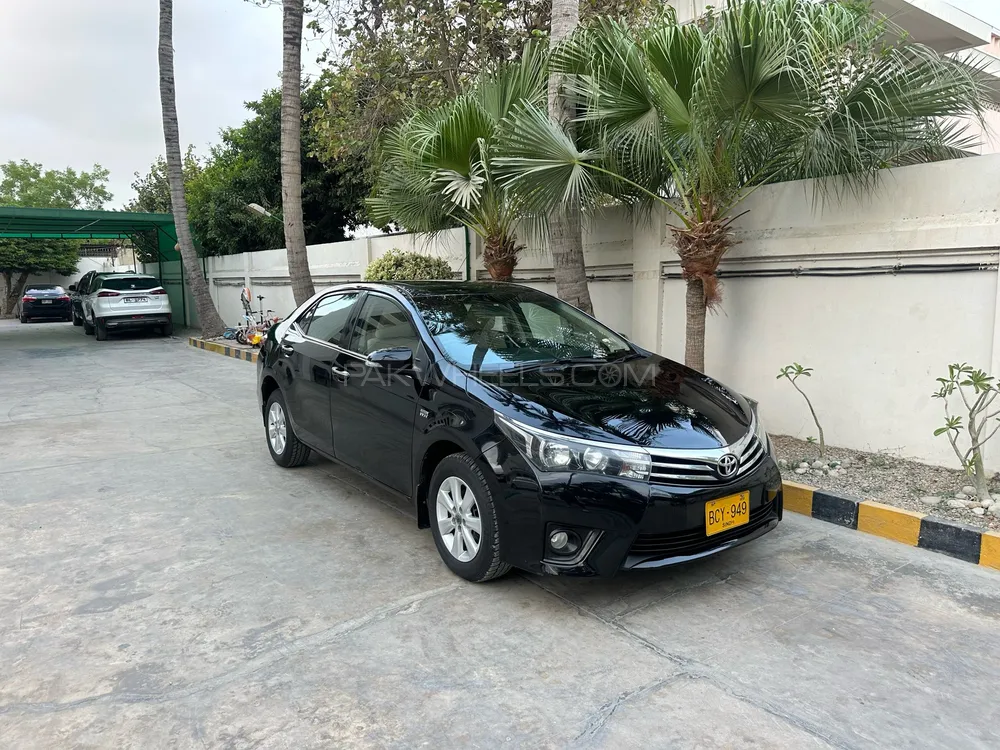 Toyota Corolla 2015 for Sale in Karachi Image-1