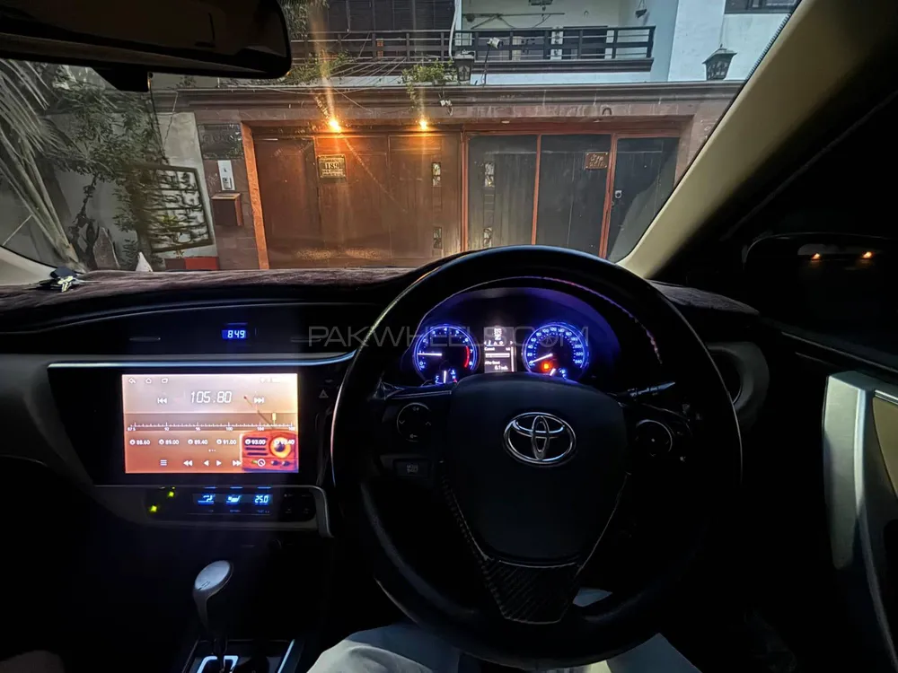 Toyota Corolla 2017 for Sale in Karachi Image-1