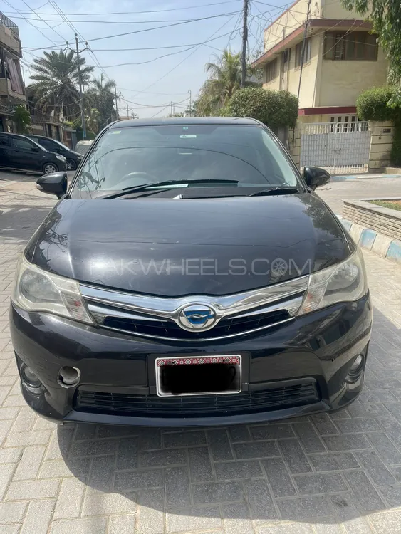 Toyota Corolla Axio 2014 for Sale in Karachi Image-1
