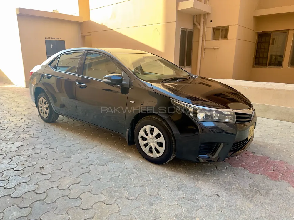 Toyota Corolla 2017 for Sale in Karachi Image-1