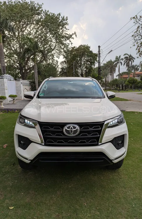 Toyota Fortuner 2023 for Sale in Sialkot Image-1