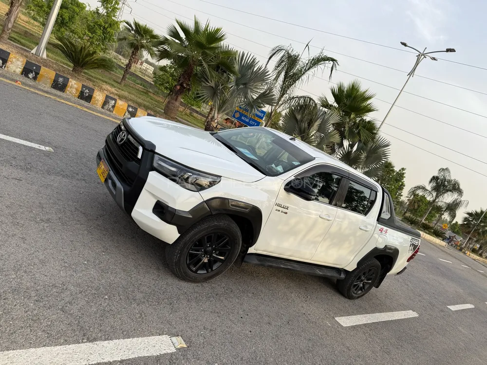 Toyota Hilux 2019 for Sale in Islamabad Image-1