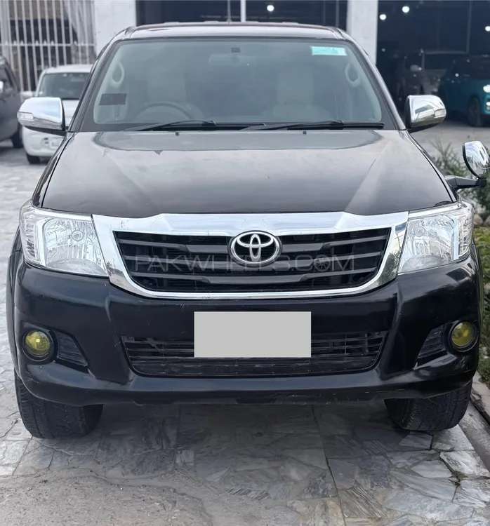 Toyota Hilux 2016 for Sale in Peshawar Image-1