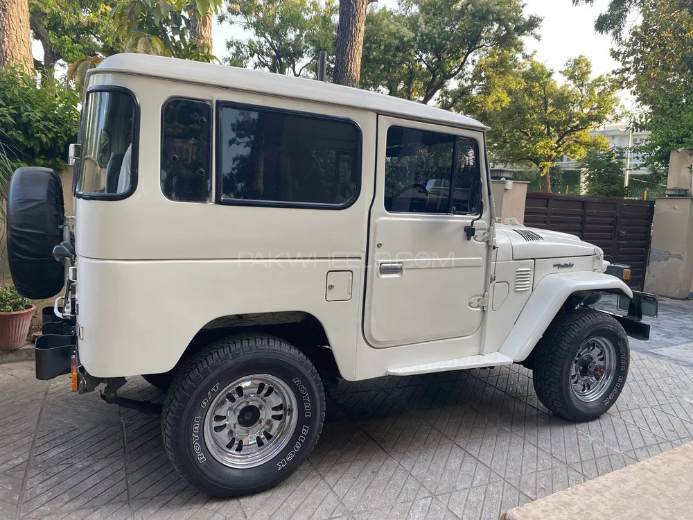 Toyota Land Cruiser 1984 for Sale in Islamabad Image-1