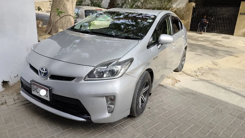 ٹویوٹا پریوس 2013 for Sale in کراچی Image-1