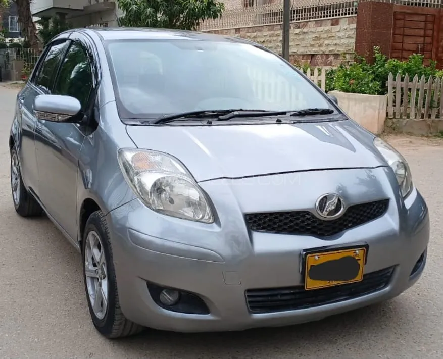 Toyota Vitz 2010 for Sale in Karachi Image-1