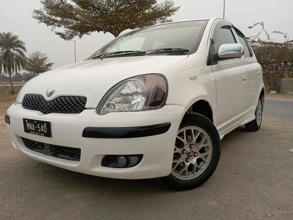 Toyota Vitz 2004 for Sale in D.G.Khan Image-1