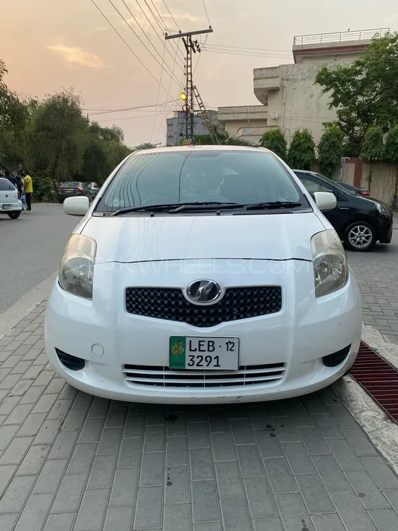 Toyota Vitz 2007 for Sale in Lahore Image-1