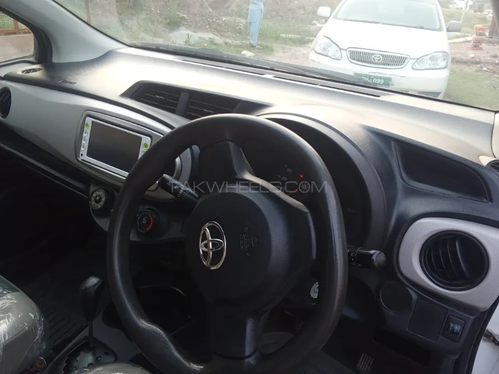 Toyota Vitz 2013 for Sale in Islamabad Image-1