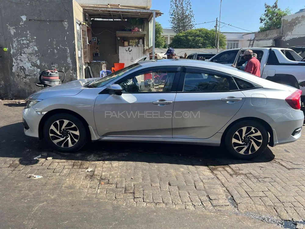 Honda Civic 2018 for Sale in Karachi Image-1