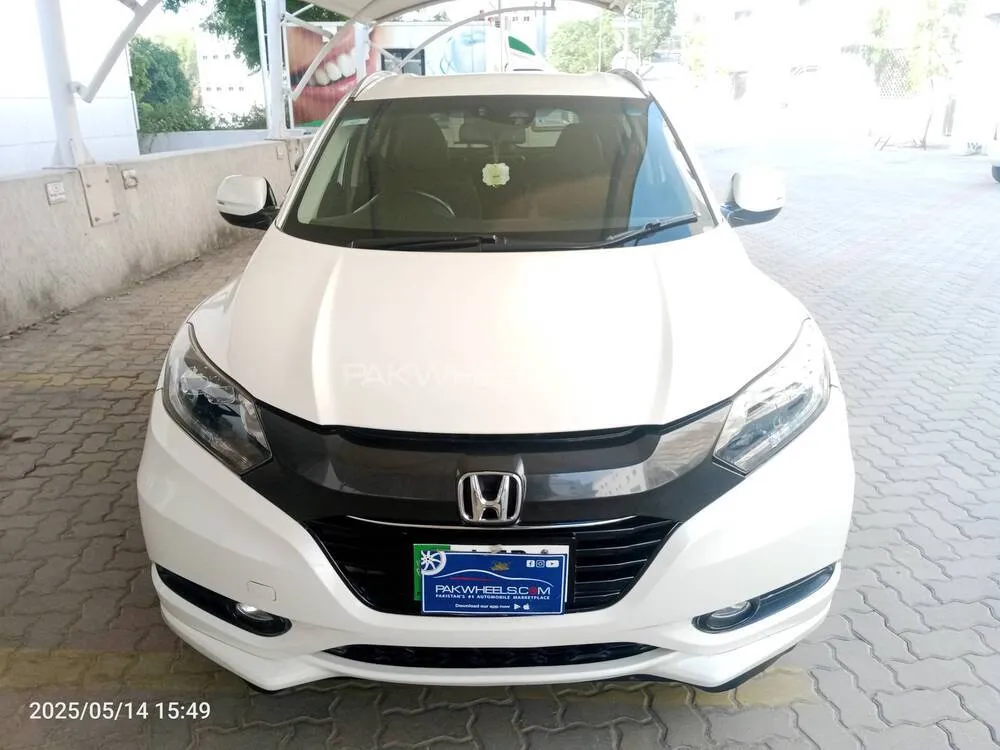 Honda Vezel 2015 for Sale in Rawalpindi Image-1
