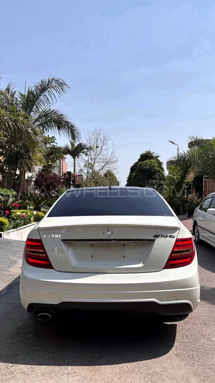 Mercedes Benz C Class 2011 for Sale in Islamabad Image-1