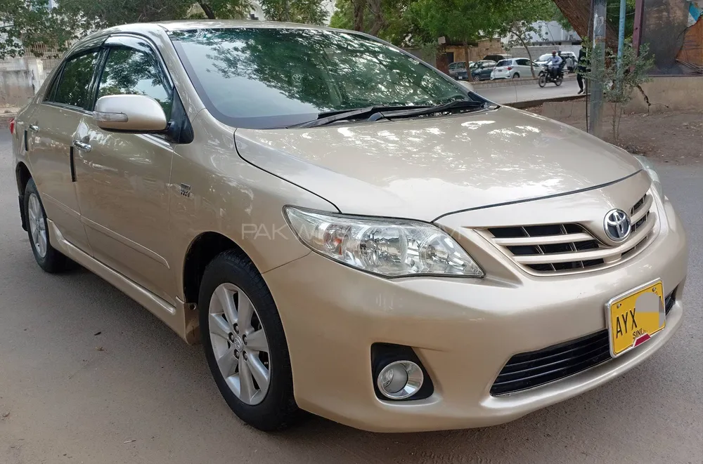 Toyota Corolla 2013 for Sale in Karachi Image-1